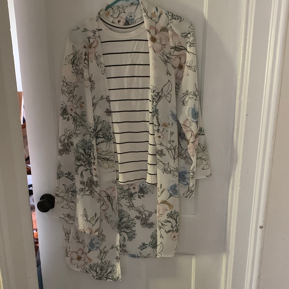Floral Print Bell Sleeve Blouse